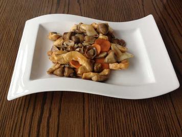 Chicken with Straw Mushroom & Oyster Sauce